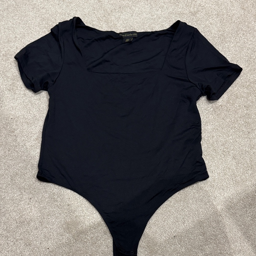 House of Harlow 1960 Black Square-Neck Short Sleeve Bodysuit